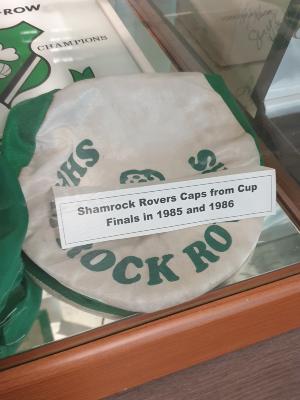 Caps from the cup finals of 1985-86