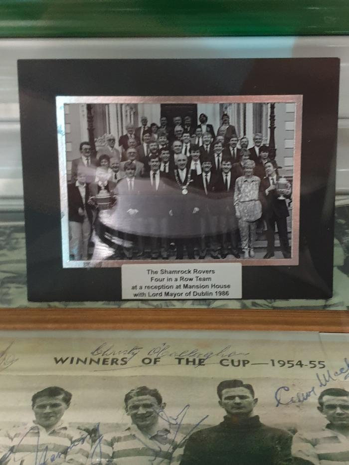 Team photograph, Shamrock Rovers four in a row, with the Lord Mayor, 1986