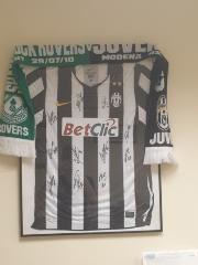 Jersey, Juventus, signed and framed, Juventus v Shamrock Rovers, Modena 2010